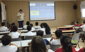 Cerca de 300 estudiantes de Algeciras conocen el proceso de depuración en ‘Agua a con-ciencia’